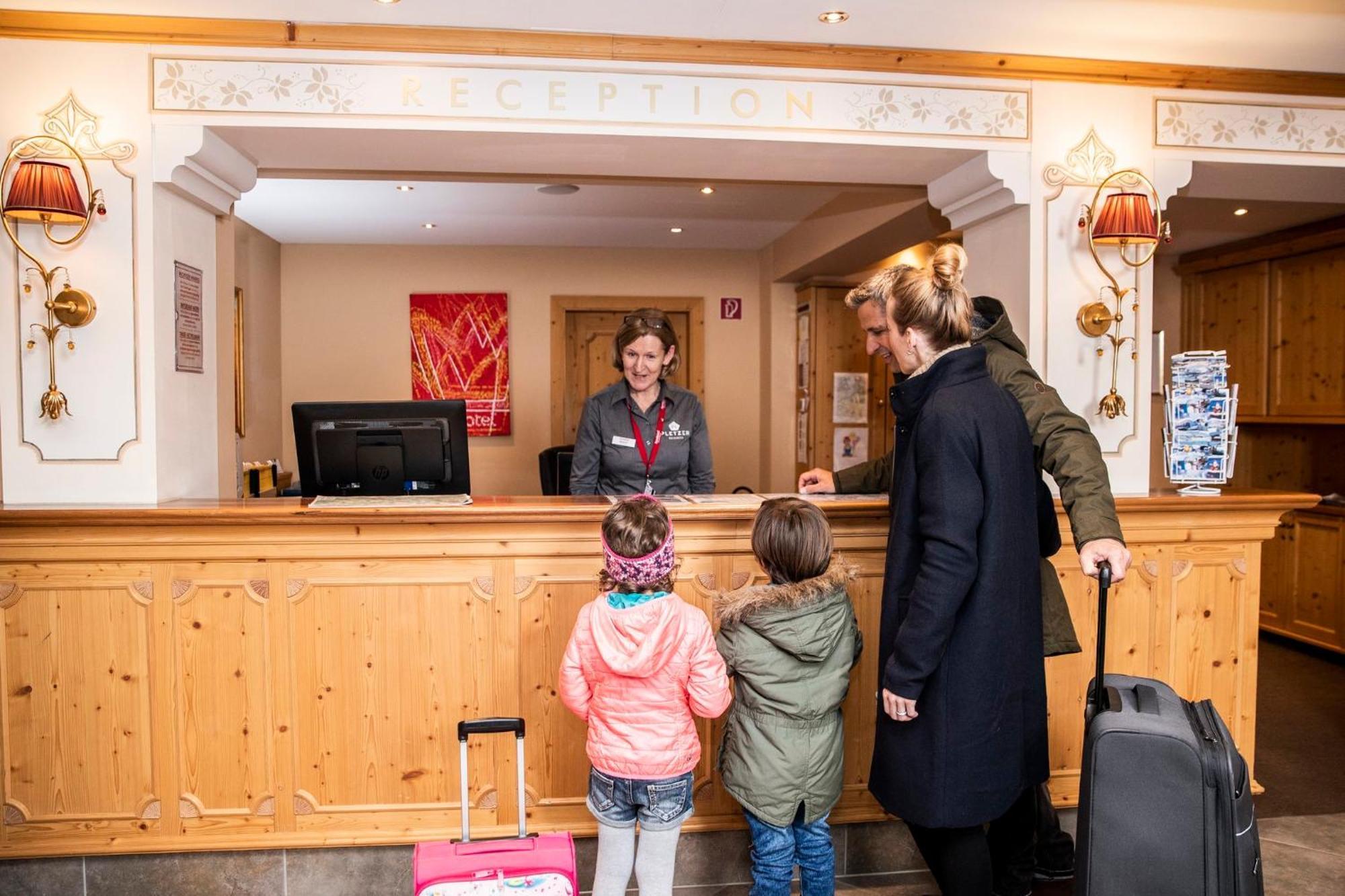 Das Hopfgarten Familotel Tirol Hopfgarten im Brixental Buitenkant foto
